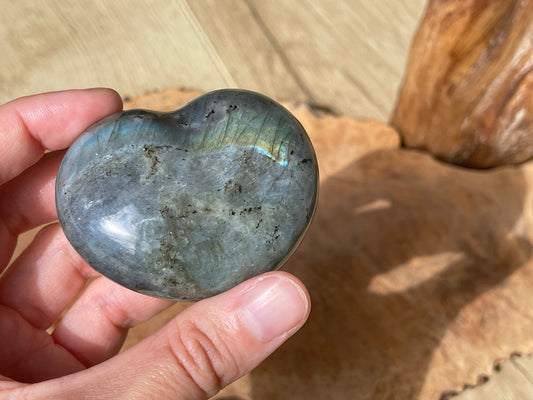 Labradorite gemmy medium heart | Madagascar