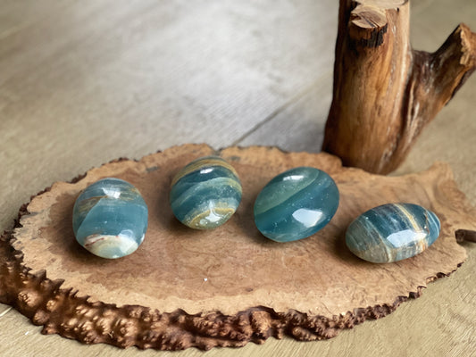 Blue onyx palmstones | Intuitively chosen