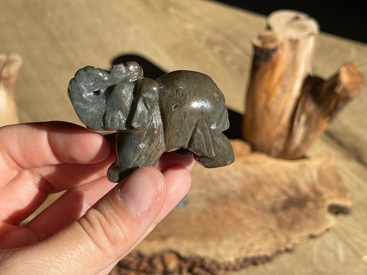 Crystal elephants medium